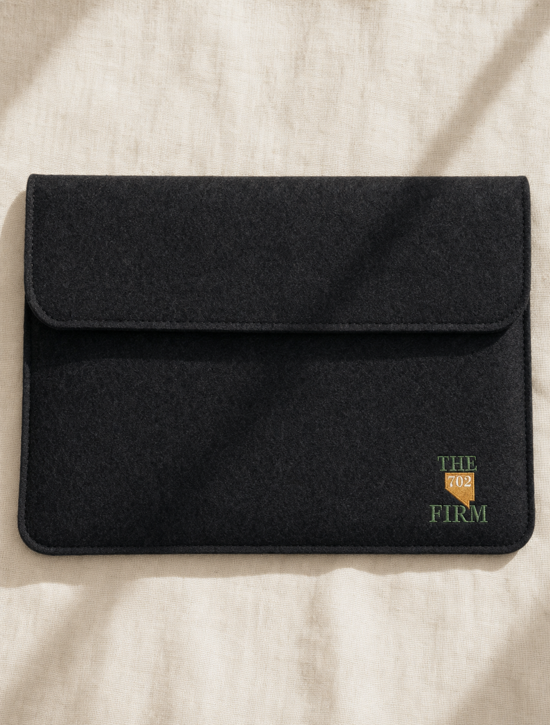 702 Firm Laptop Sleeve 14 — matte black